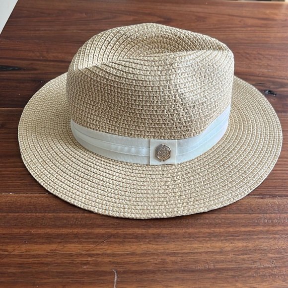 Vince Camuto Accessories - Vince Camuto Hat